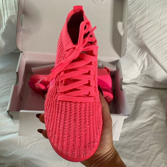 ✨RARE✨ Nike Women’s Vapormax in Triple Pink - Picture 3 of 7